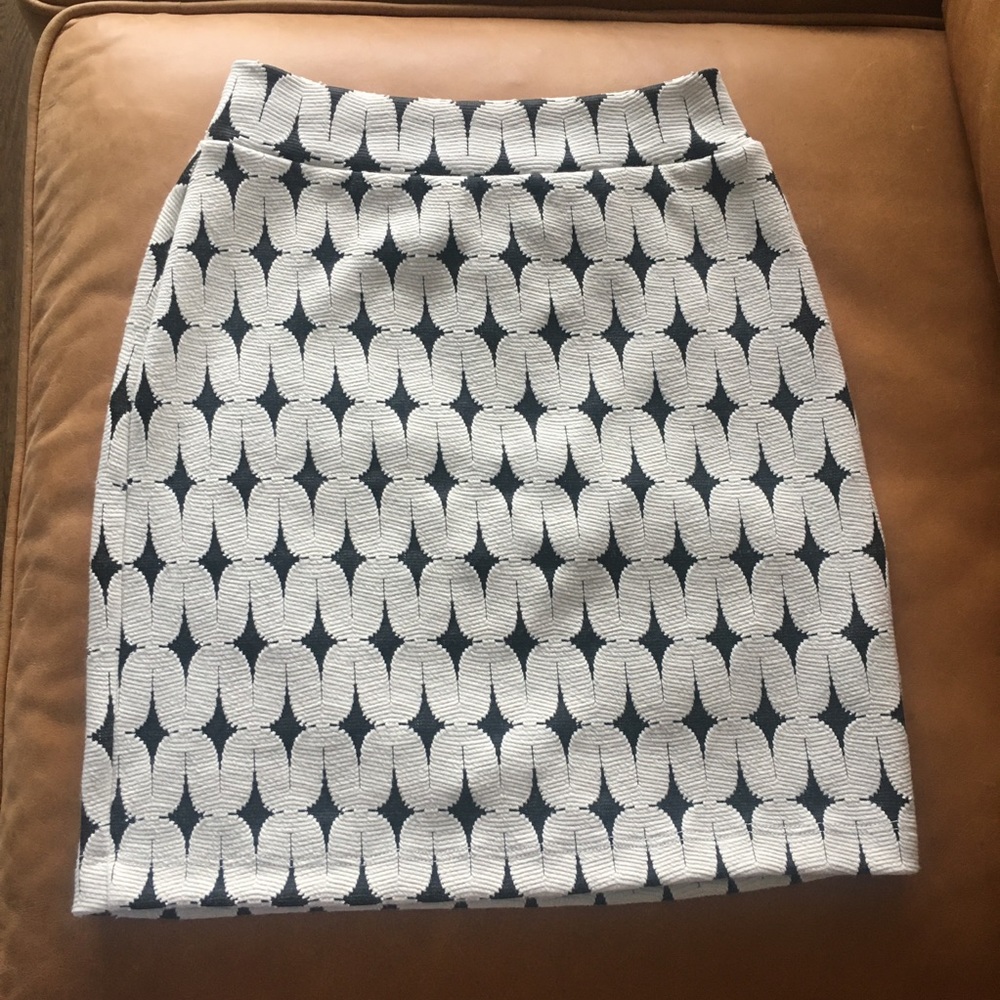 NWT Renee C Leena printed stretch skirt XSP